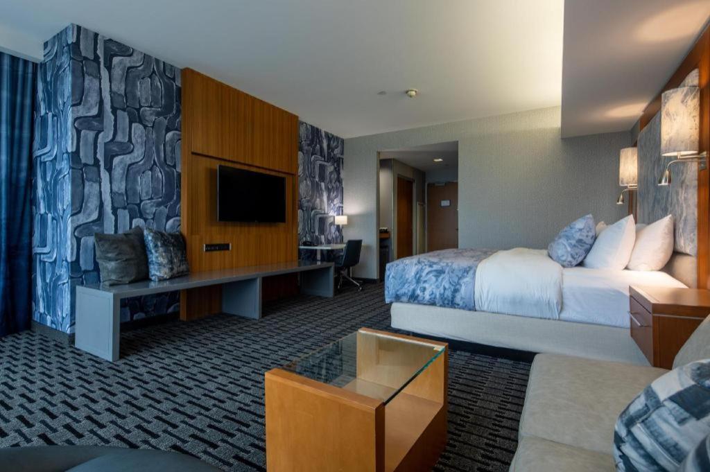 The Hotel At Kirkwood Center Cedar Rapids Exterior foto